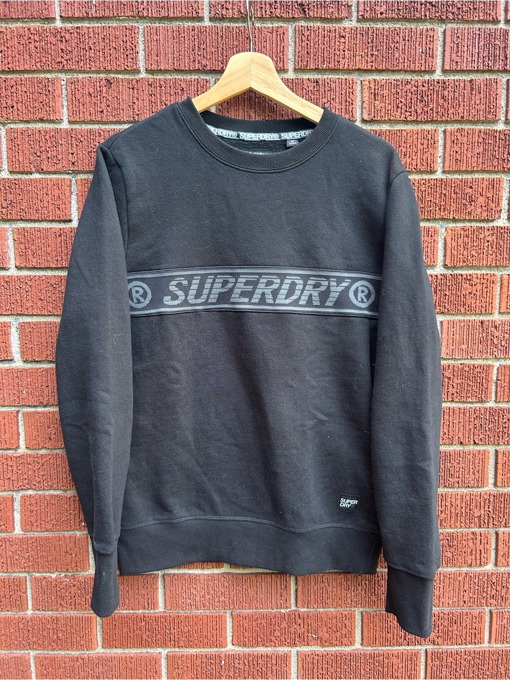Superdry Premium Black Crewneck Sweatshirt Logo Tape Pullover Men’s Medium